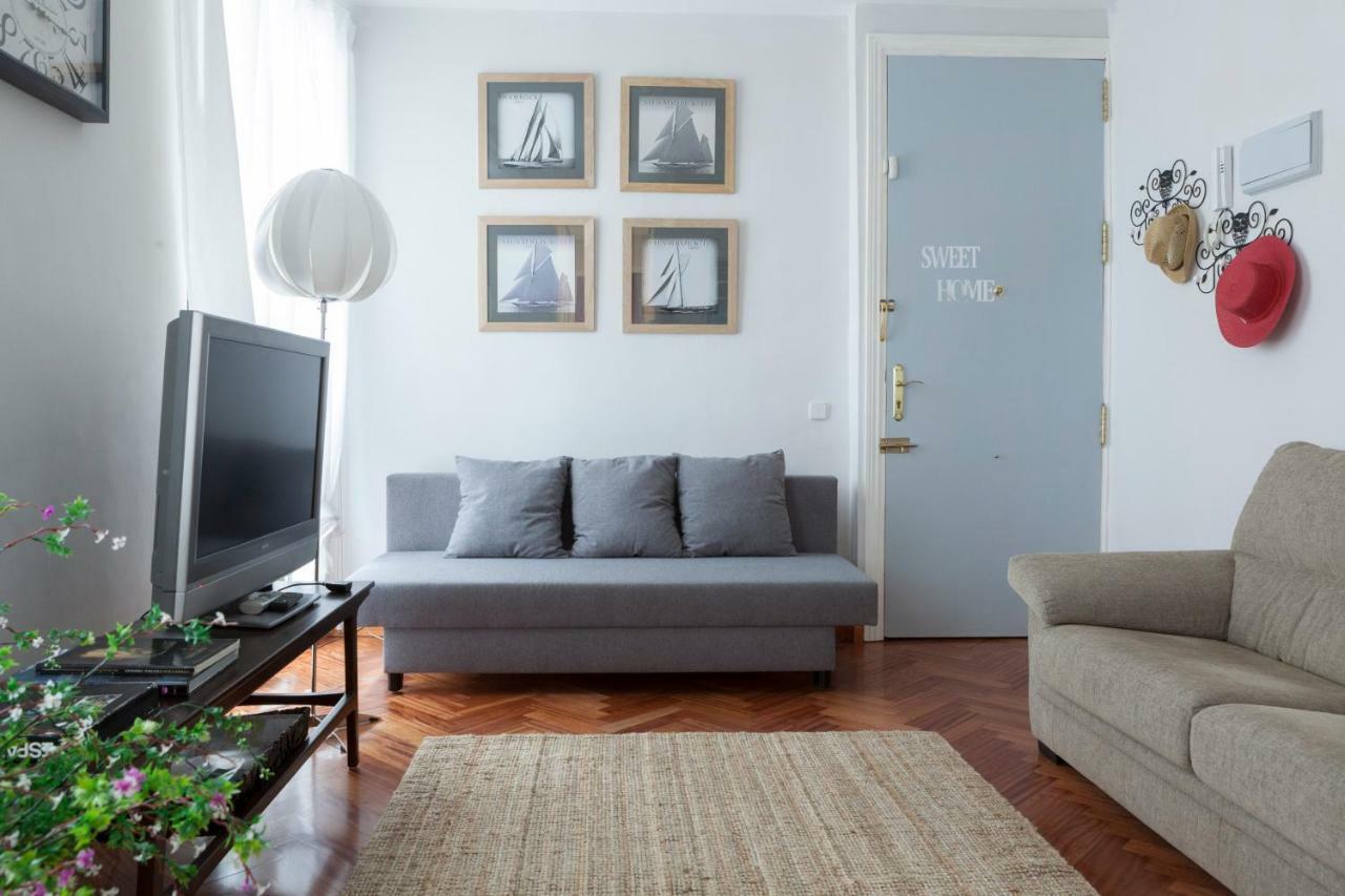 Elegante Piso Junto Al Museo Del Prado Apartment Madrid Luaran gambar