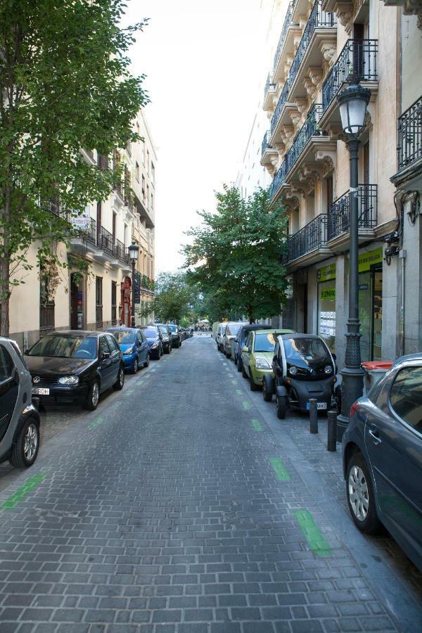 Elegante Piso Junto Al Museo Del Prado Apartment Madrid Luaran gambar