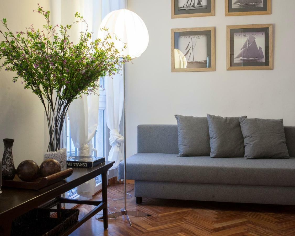 Elegante Piso Junto Al Museo Del Prado Apartment Madrid Luaran gambar